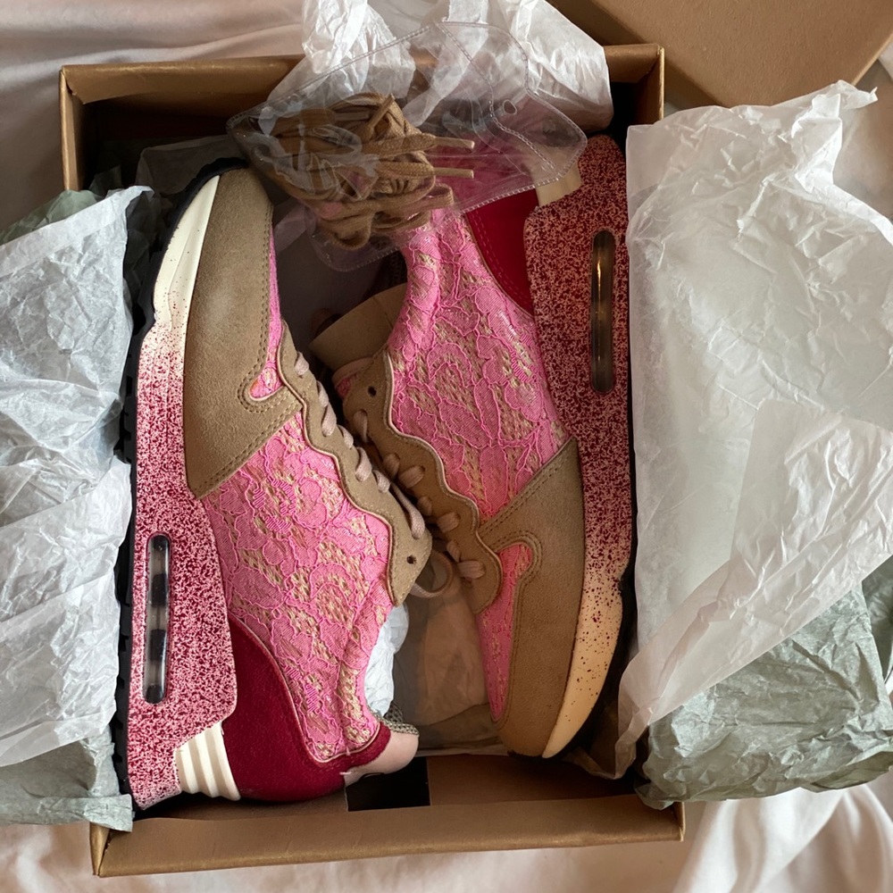 Ash Pink Lace Sneakers (BRAND NEW) - Picture 2 of 7